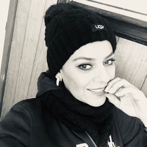 Meet your Posher, Esther